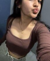 Call girls in Sector 10, Noida 9990233396 Escorts service