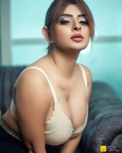 Akansha-Hot-And-Naughty-Thought-To-Play-With-Your-Dick-Escort-In-Singapore-2-240×300