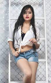 Busty-Friendly-Brunette-Profile-In-Kolkata-Puja