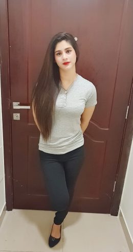 Exclusive-escort-in-Hyderabad-Mahira-super-delirious-with-all-this-pleasure-2