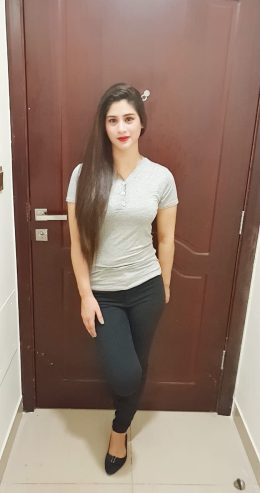 Exclusive-escort-in-Hyderabad-Mahira-super-delirious-with-all-this-pleasure-4