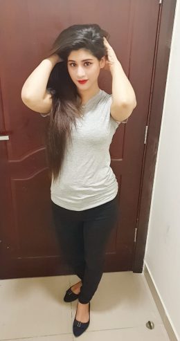 Exclusive-escort-in-Hyderabad-Mahira-super-delirious-with-all-this-pleasure-5