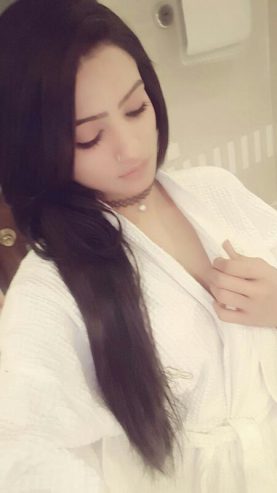 Natural-beauty-escort-in-Kolkata-Zoya-will-try-best-service-to-satisfy-you-4