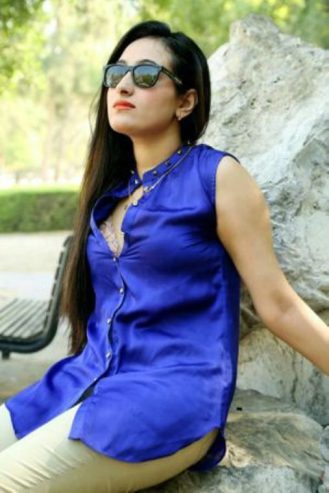 Open-Minded-escort-in-Kolkata-Priya-Busty-Friendly-Girl-1