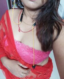 Rani-escort-in-Dubai-1-225×300