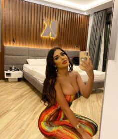 Rashi-escort-in-dubai-237×300