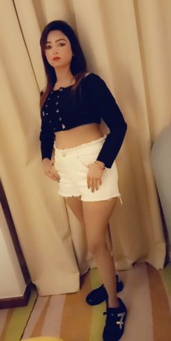 Startlingly-Beautiful-Call-Girl-Escorts-Service-in-Kolkata-Riya-Enjoy-Fun-Downtown-2