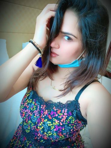 Young-Beautiful-Call-Girl-Escorts-Service-In-Goa-Sanvi-Have-Passion-Personality-4