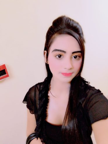 chandni-indian-escort-in-dubai-mangal-world-1