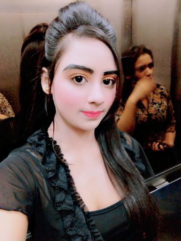 chandni-indian-escort-in-dubai-mangal-world-2