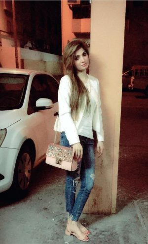 paree-doll-indian-escort-in-dubai-singapore-mangal-world-2