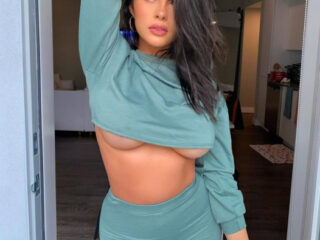 Lara-hot-sexy-escort-in-singapore-mangal-world-2