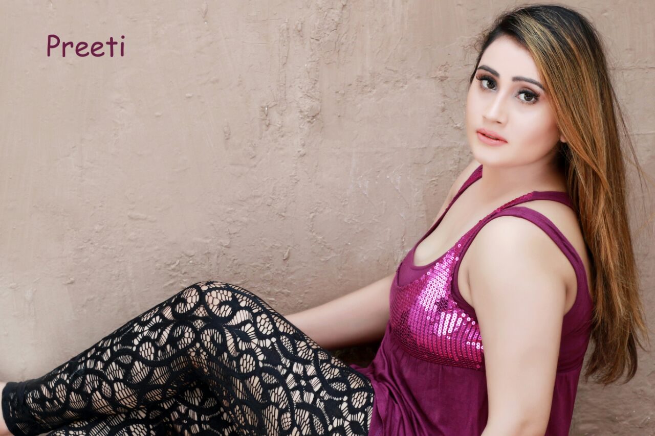 Prety sharma real sexy in Muscat